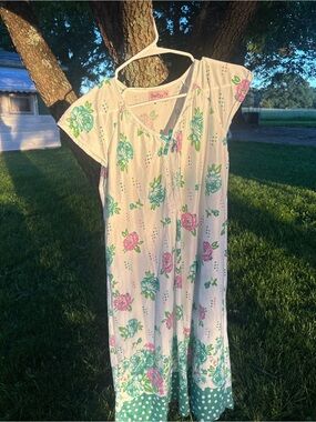 Betsy TW Floral Nightgown with Polka Dot Hem Size Medium Cottagecore/Grandmacore